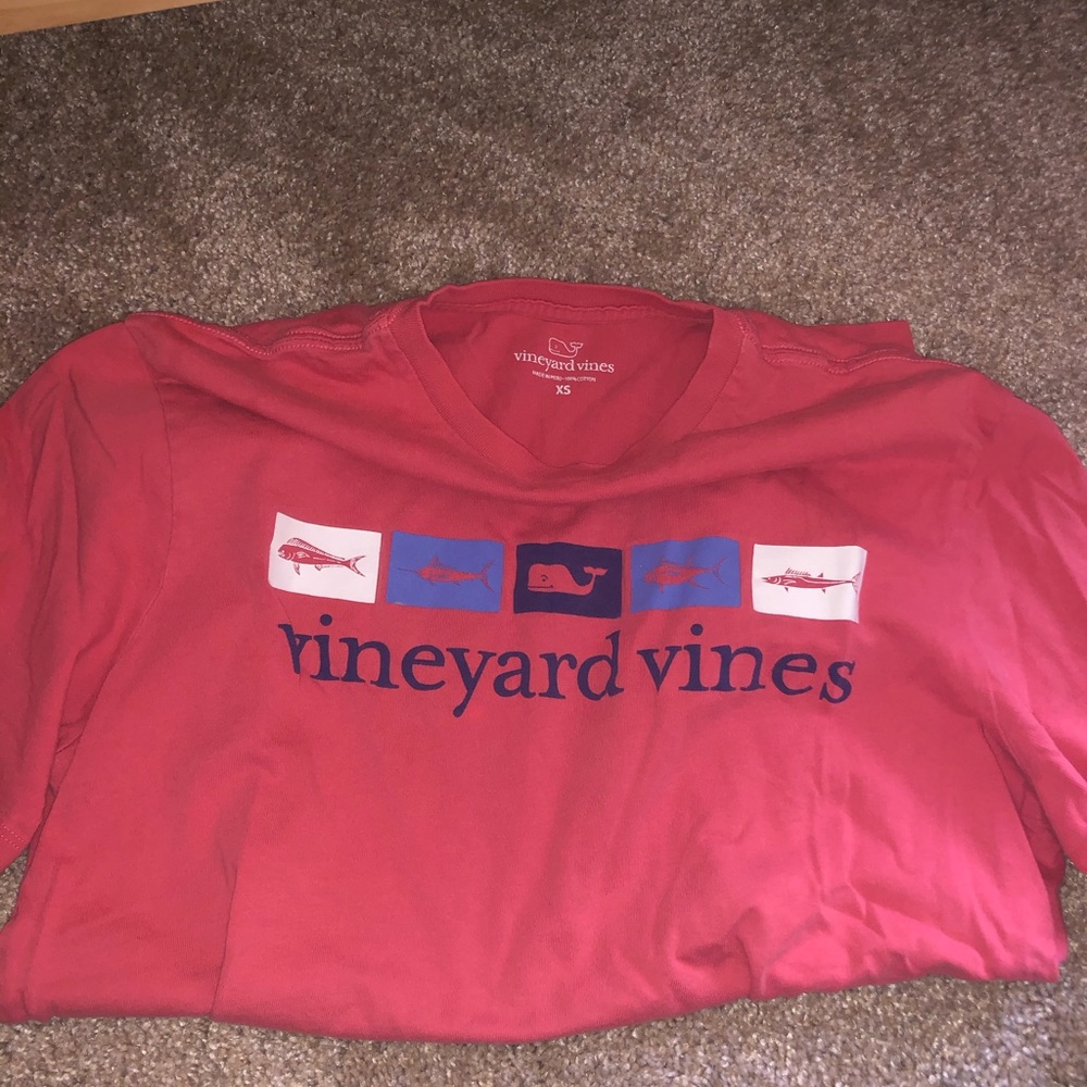 vineyard vines tee